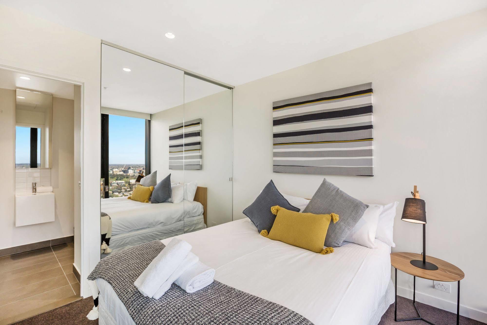 Serviced Apartments Melbourne - Platinum Мельбурн Екстер'єр фото